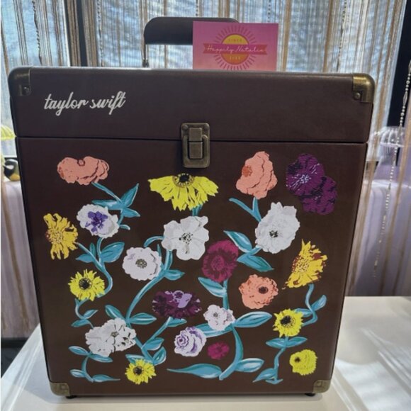 Taylor Swift HANDMADE Acoustic Set Piano Flowers Vinyl Records Storage Case - Picture 1 of 7